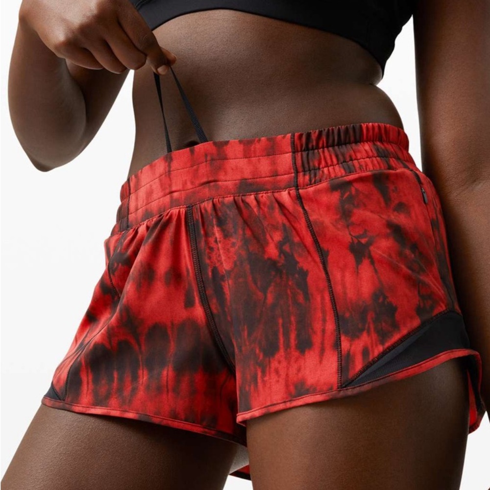 Lululemon Hotty Hot Short II 2.5" *Game Day